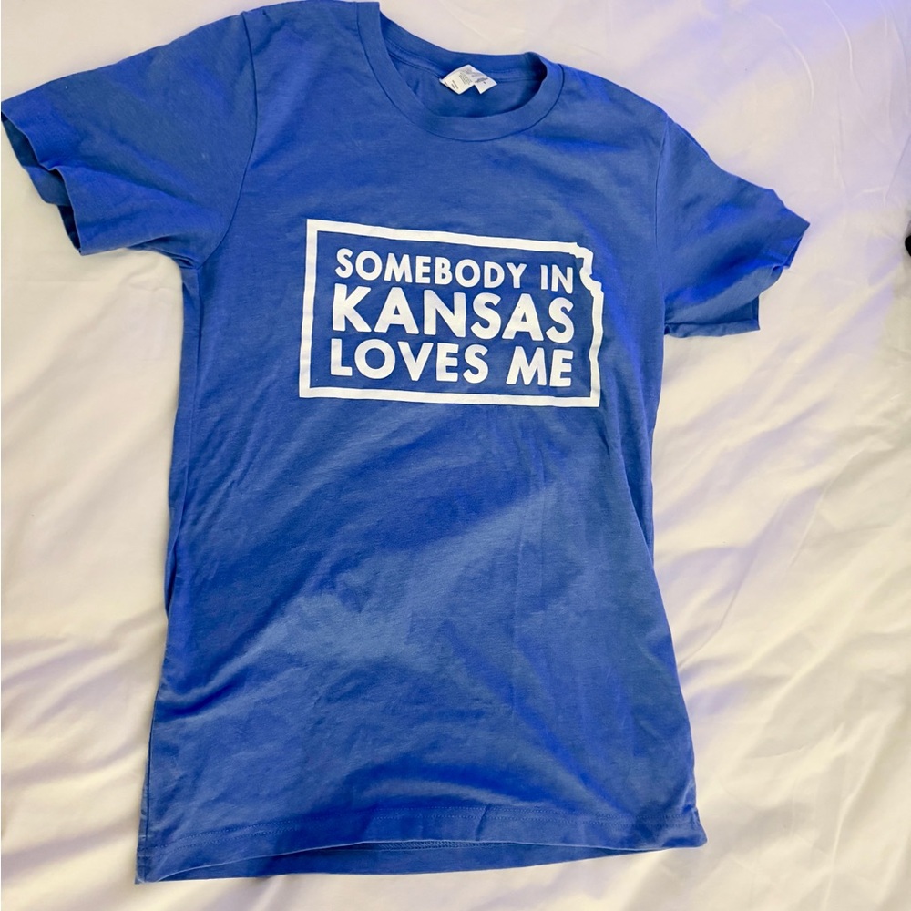 NEW! Kansas Love T-shirt - Unisex Small - Super soft - PLUS FREE stickers!